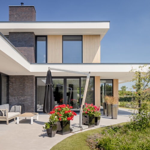 Robin Hurts Architect villa S tuin achter close up exterieur